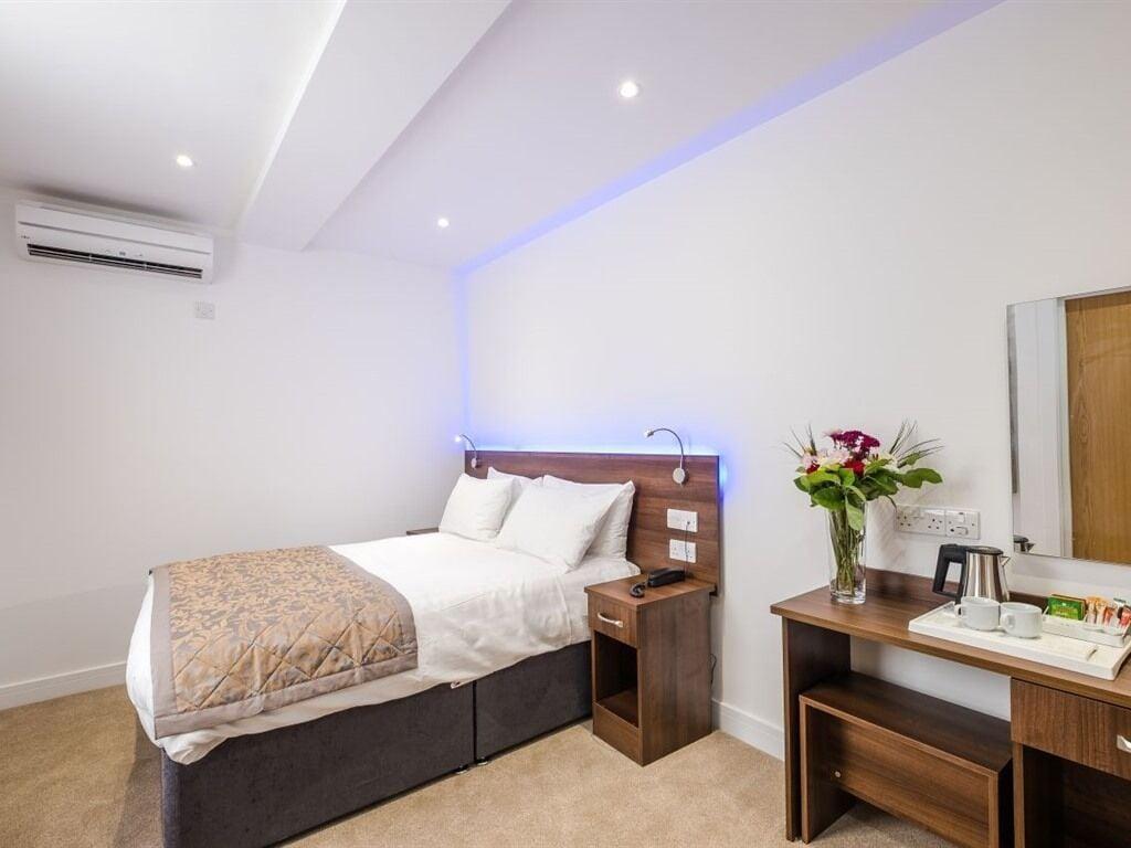 Signature Hotel London Ilford Exteriör bild