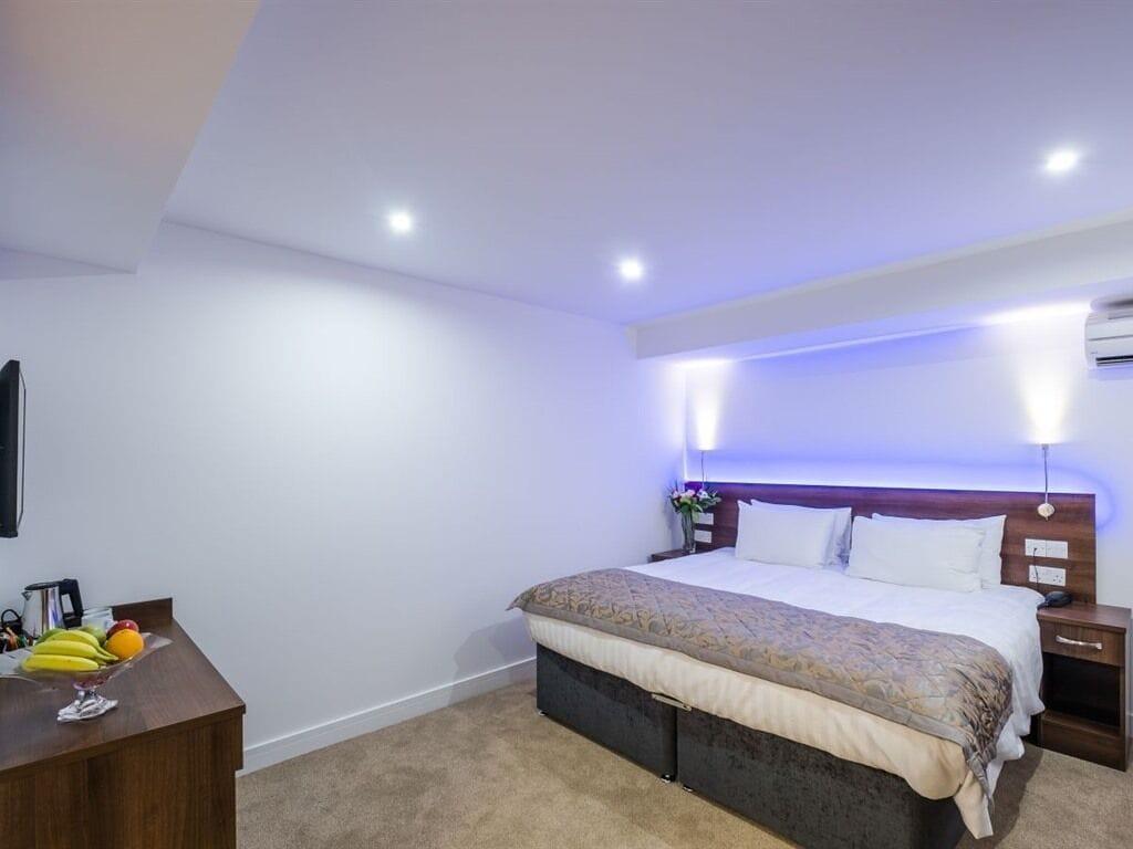 Signature Hotel London Ilford Exteriör bild