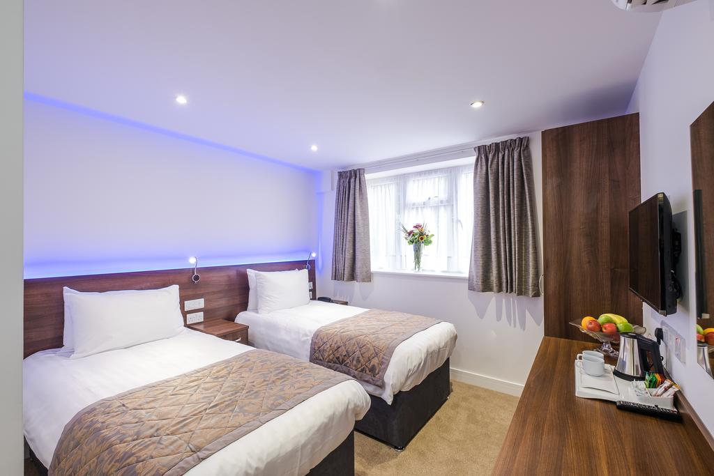 Signature Hotel London Ilford Exteriör bild